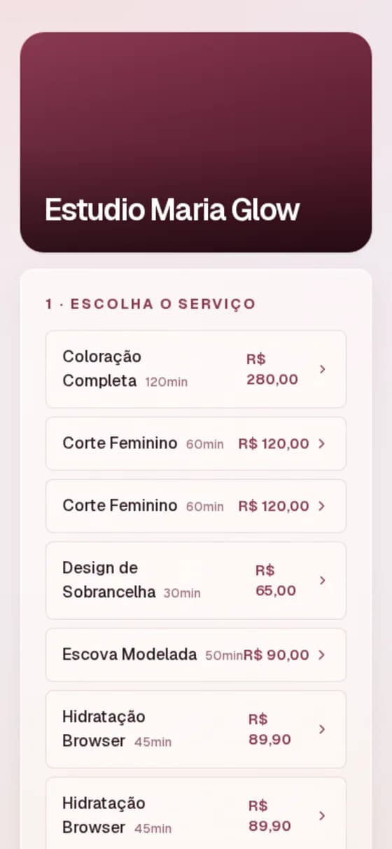 Cliente escolhendo dia e horário pelo celular, no link do salão